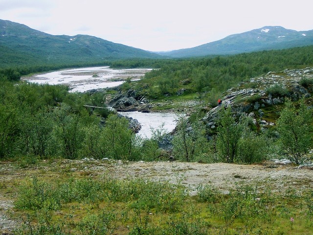The river Repparfjordelva beside the E6.