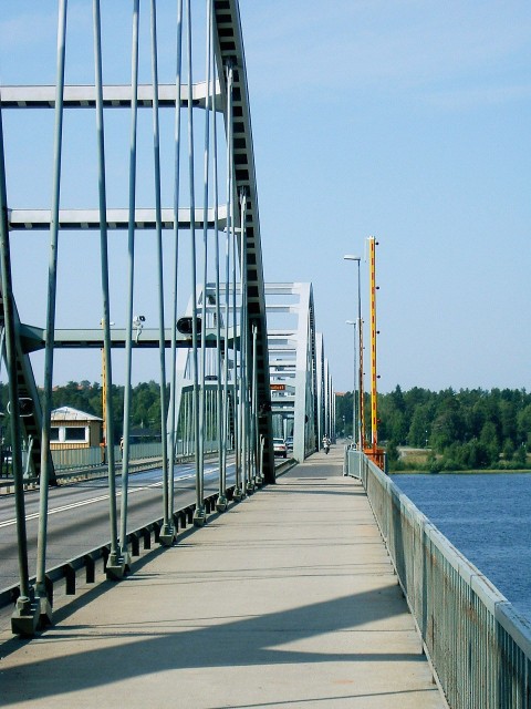 A bridge in Lule. The area is the world's largest brackish archipelago, or something like that.