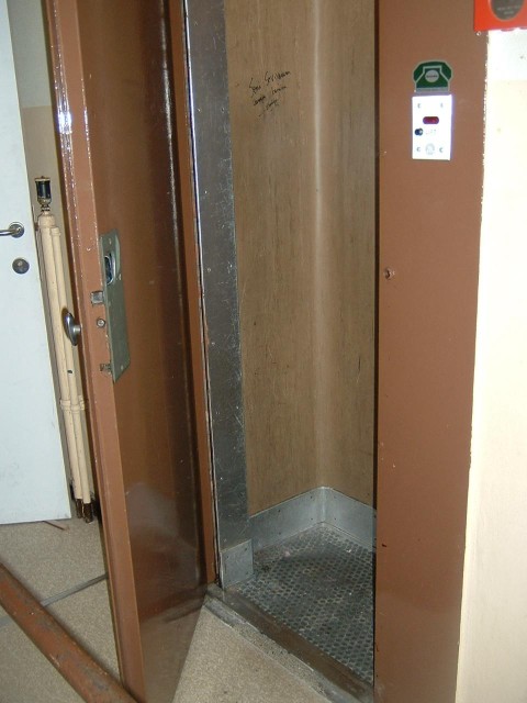 The lift in the hotel in Bruxelles.