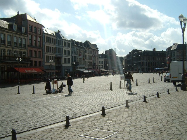 The rather attractive central square in Mons, which seems to be a good place to go if you like musse...