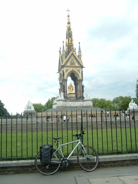 The first ice-lolly stop of my trip, next to the Albert Memorial in Hyde Park. I would get good aeri...