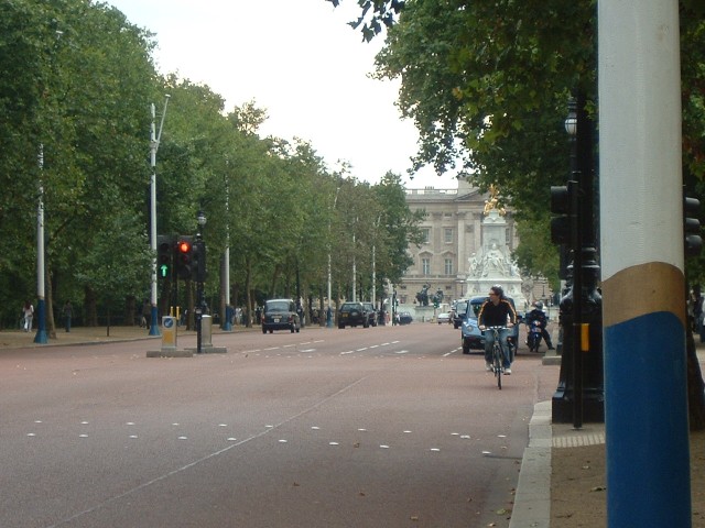 The Mall, looking towards Buckingham Palace.