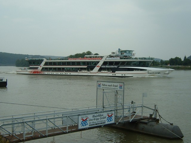 One of the K�ln-D�sseldorfer ferries. I would see several of these operating on this part of the riv...