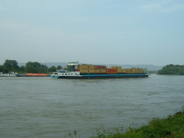 More shipping on the Rhein.