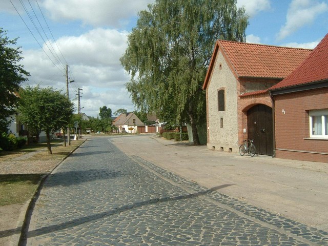 A cobbled street in the village of Schartau.