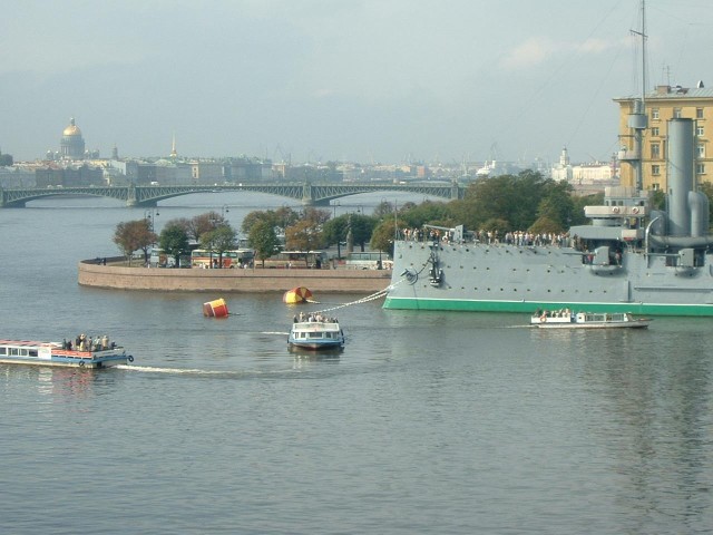 The ship is the Cruiser Aurora, St. Petersburg's equivalent of HMS Belfast. It seems to be drawing t...