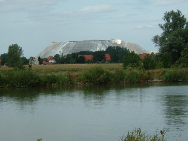 An enormous slag heap of some kind near Wunstorf. I passed several of these in Germany.