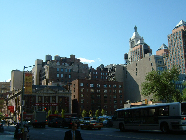 That little building on the left says it's the New York Film Academy. I would have expected such a p...