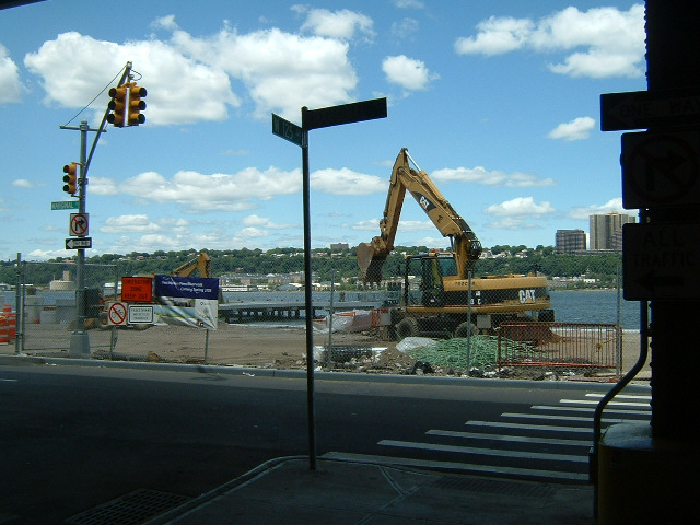 This used to be the riverside cycle path which was highly recommended. It seems to have gone.