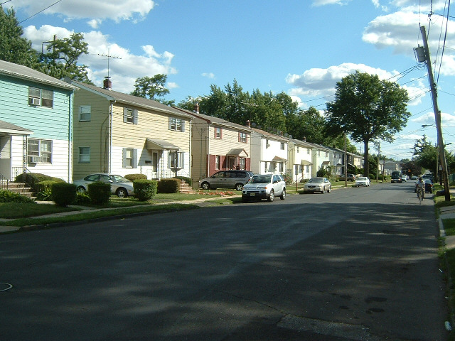 Here's a pleasant residential area, unlike some of the districts I passed through to get here, which...