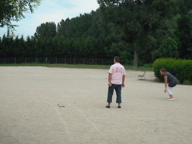 Boules-players in Taissy.