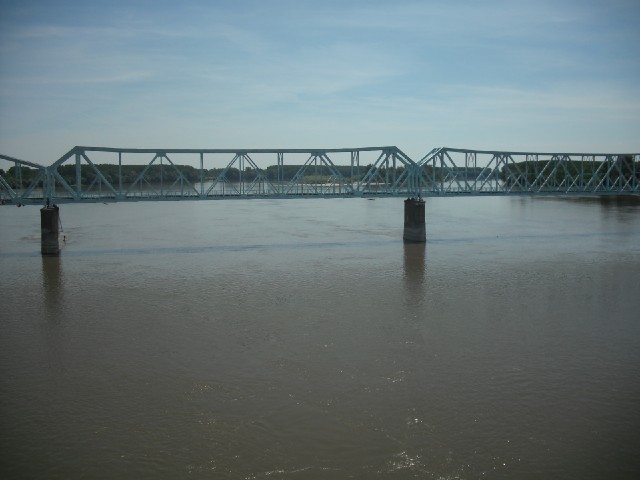 The railway bridge across the Danube.