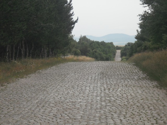 For quite a long way, this cobbled lane ran parallel to the main road. I used it going up a hill but...