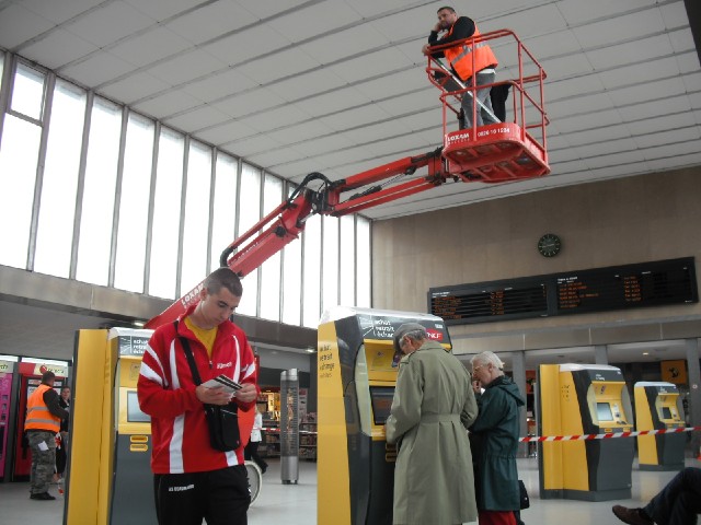 My entertainment for today was watching the windows being cleaned in Arras station, where I sheltere...