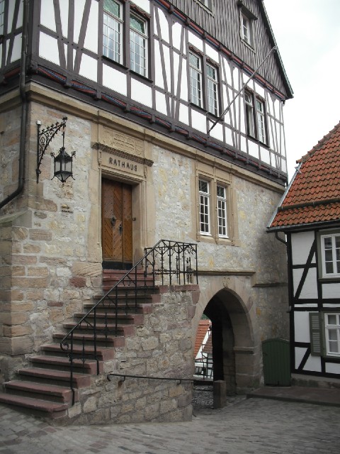 Warburg town hall. It seems that my route goes through that archway.