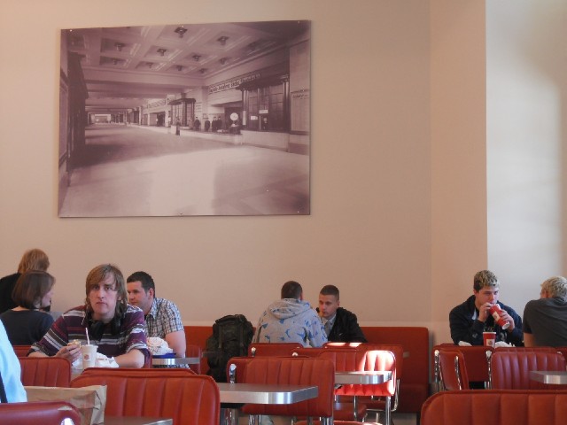 I'm back in the station again. I think the picture on the wall shows what this room used to look lik...