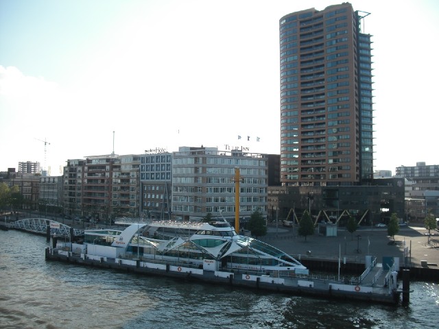 Another view from the Erasmus Bridge.