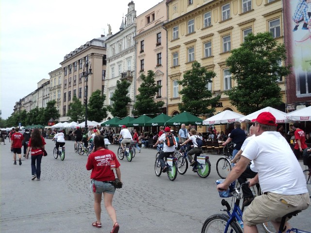 This parade of cyclists came through the Main Market, led by the police motorbikes which you may hav...