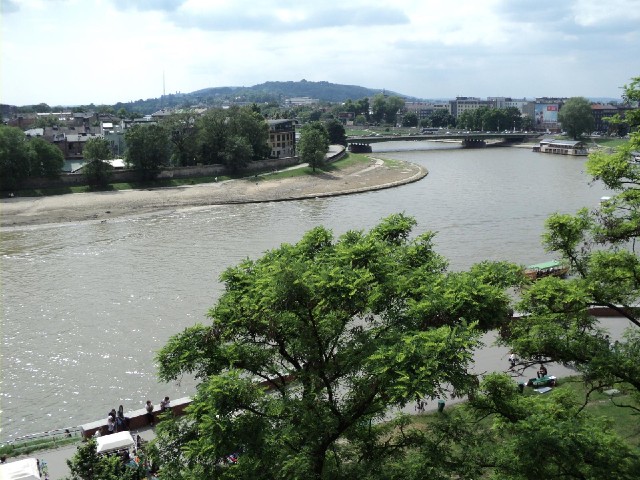 That bridge is were I was standing yesterday when I saw the Castle.