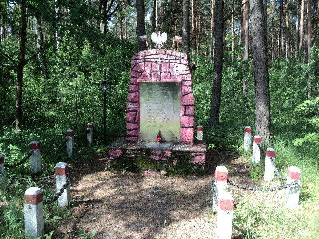 One of many monuments which I passed.