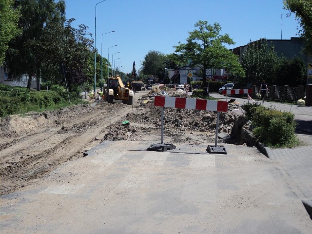 Roadworks. This is the second set I have encountered in the town of Wrzesnia. The first set started ...