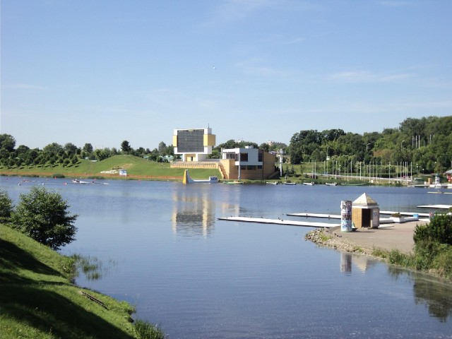 Just a few pictures of the rowing lake now.