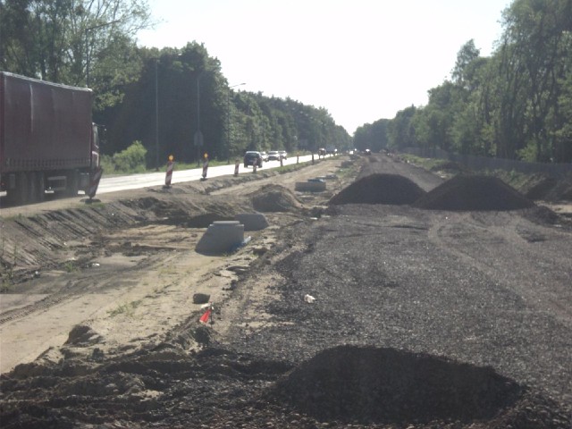 This road would be a lot more pleasant if it was as wide as it looks like it's going to be.