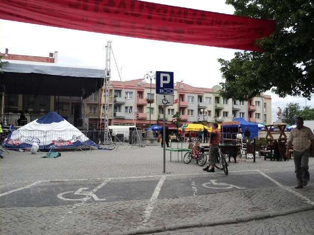 Staging being constructed in Barlinek's main square.