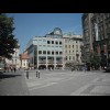 This end of Wenceslas Square looks like the kind of place where I might be able to buy a new camera.