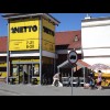This Netto has a little dog outside looking just like the one in the logo. I think it's the same bre...