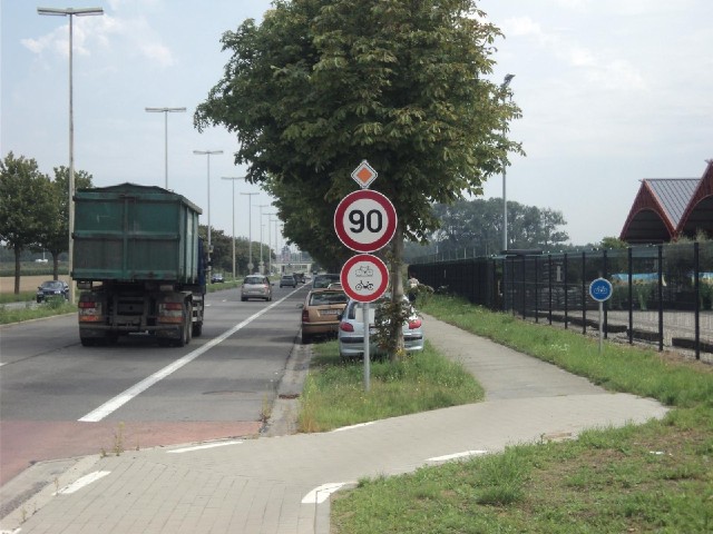 This is like the Netherlands. There's a path for bikes and mopeds on the right and we're not allowed...