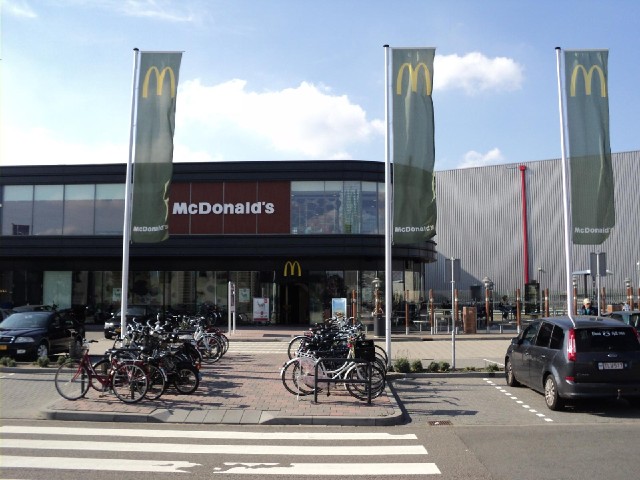 My first food stop in the Netherlands.