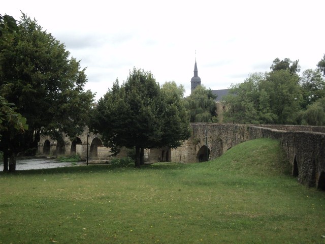 Montfort-le-Gesnois.