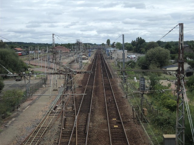 The view along the railway towards Paris.