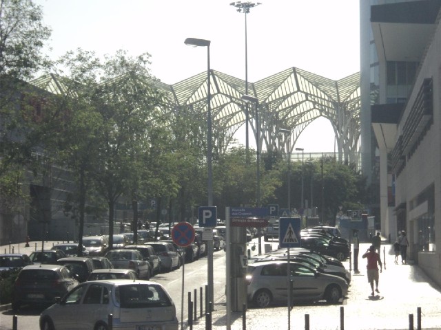 A better view of the Oriente station.