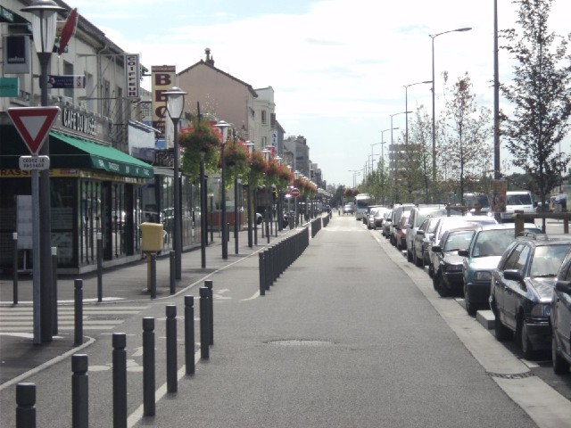 This cycle lane is slightly unusual in that we ride on the left here. To take the picture, I was sta...