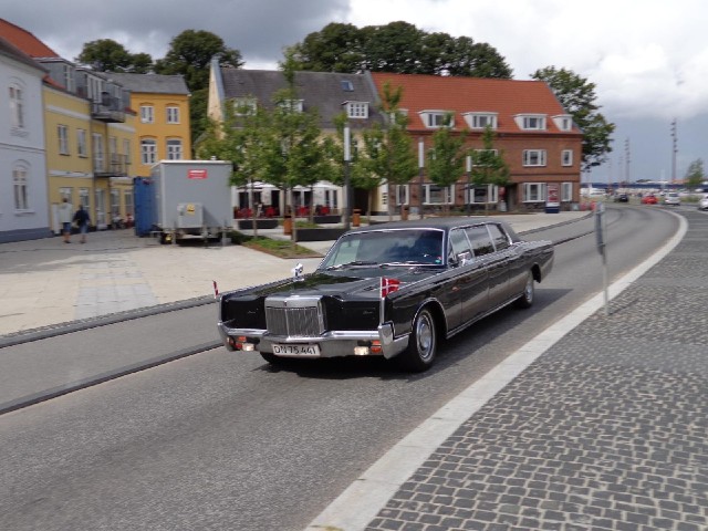 I saw a couple of cars like this last time I was in Denmark. They didn't have flags though.