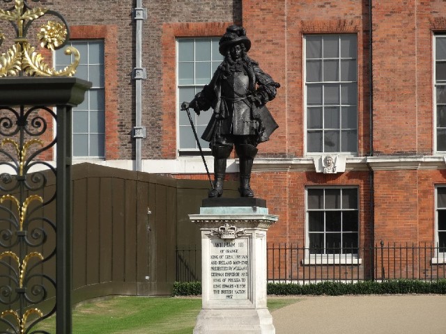 A statue of William of Orange. I don't know why Mary isn't with him.