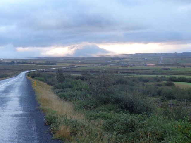 The road to Gullfoss.
