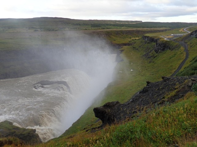 The main falls are the lower part.