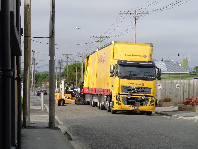 I've seen a lot of this kind of thing going on in side streets in New Zealand.