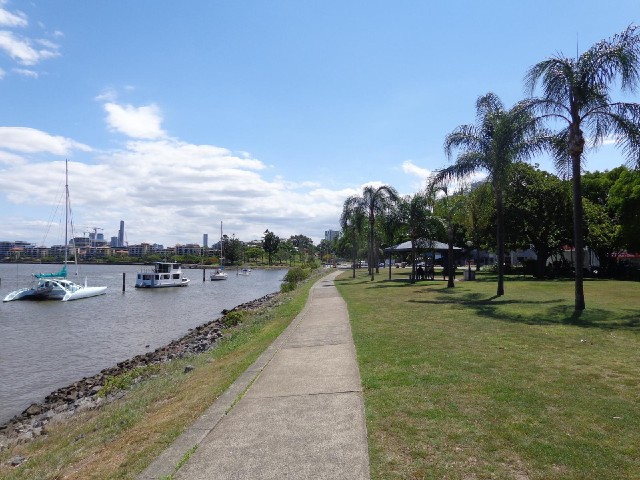 The trees here look quite tropical, although Brisbane is actually about 450 km outside the tropics. ...