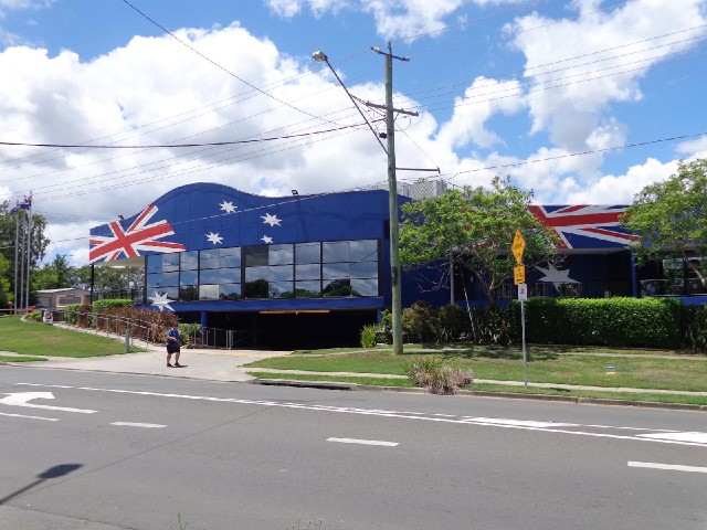 This building looks very patriotic.