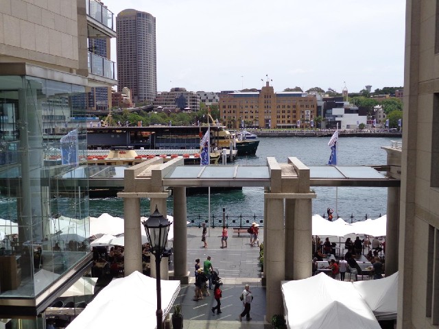 This area is called Circular Quay. I can't see anything circular about it.