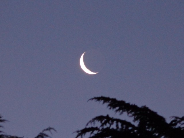 There's a bit of Earthshine there.