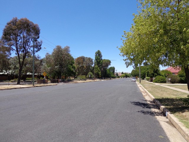 Blayney is remarkably quiet. This road goes past a school so I wouldn't really expect it to be busy ...