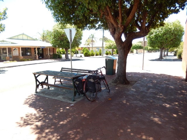 A shady spot for an ice lolly and a couple of drinks in Harvey.
