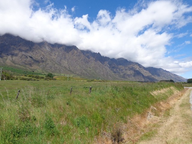 These mountains are called the Remarkables.