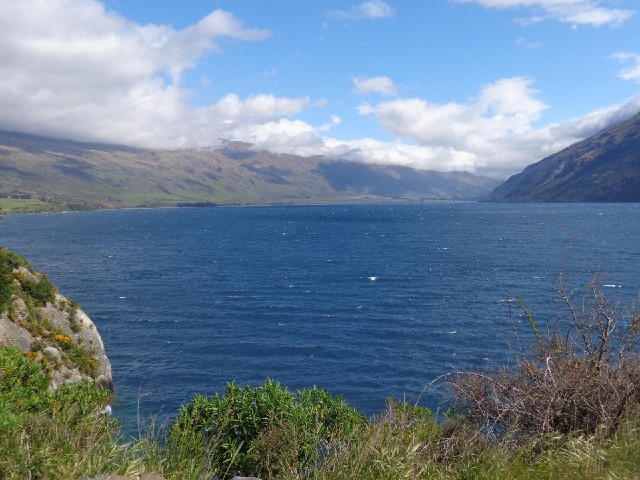 Lake Wakatipu. I can now see Kingston, my destination for today, in the distance.