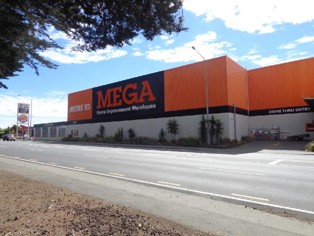 This shade of orange seems to be becoming a universal standard for big DIY stores. It's a shame it h...